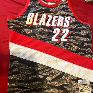 Hardwood Classic Mitchell &Ness Portland Trail Blazer Clyde Drexler jersey